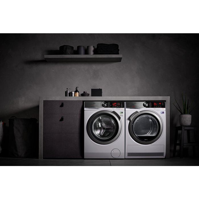 AEG - Frontlader - L8FS88699