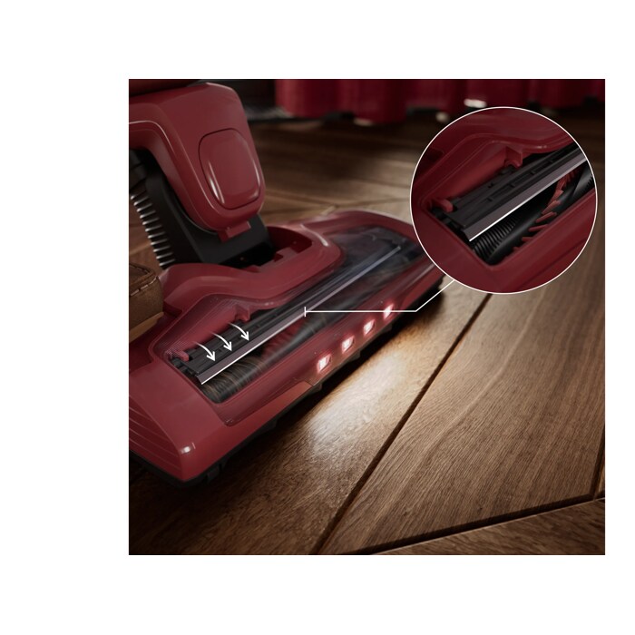 BrushRollClean™ removes tangles with ease.