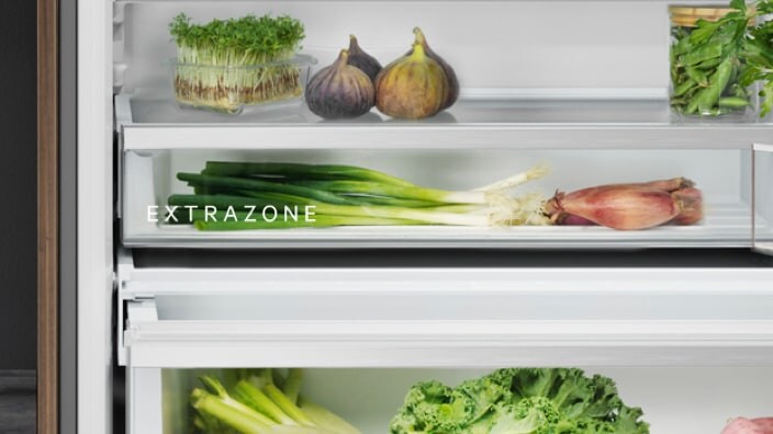 Gemüse und Obst im Kühlschrank