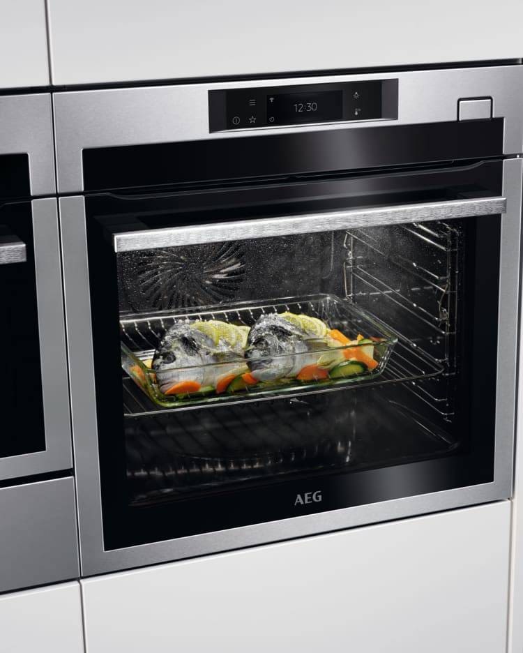 Serie 8000 Backofen mit SteamBoost®