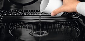 Wasser in den Multifunction PlusSteam Dampfgarer gießen