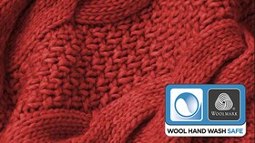 Schützen Sie die Qualität Ihrer Kleidung mit den AEG Wäschetrocknern mit Woolmark-Blue-Siegel.